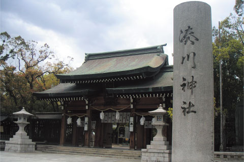 湊川神社