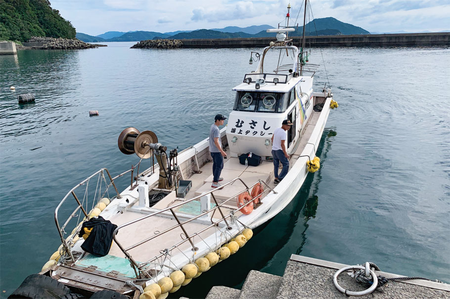 福江島市役所から奈留島役所に聞き込み、海ごみの情報を得る